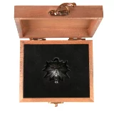 Medailon na krk Zaklínač 3 - Vlk s dřevěnou krabičkou (svítící oči)